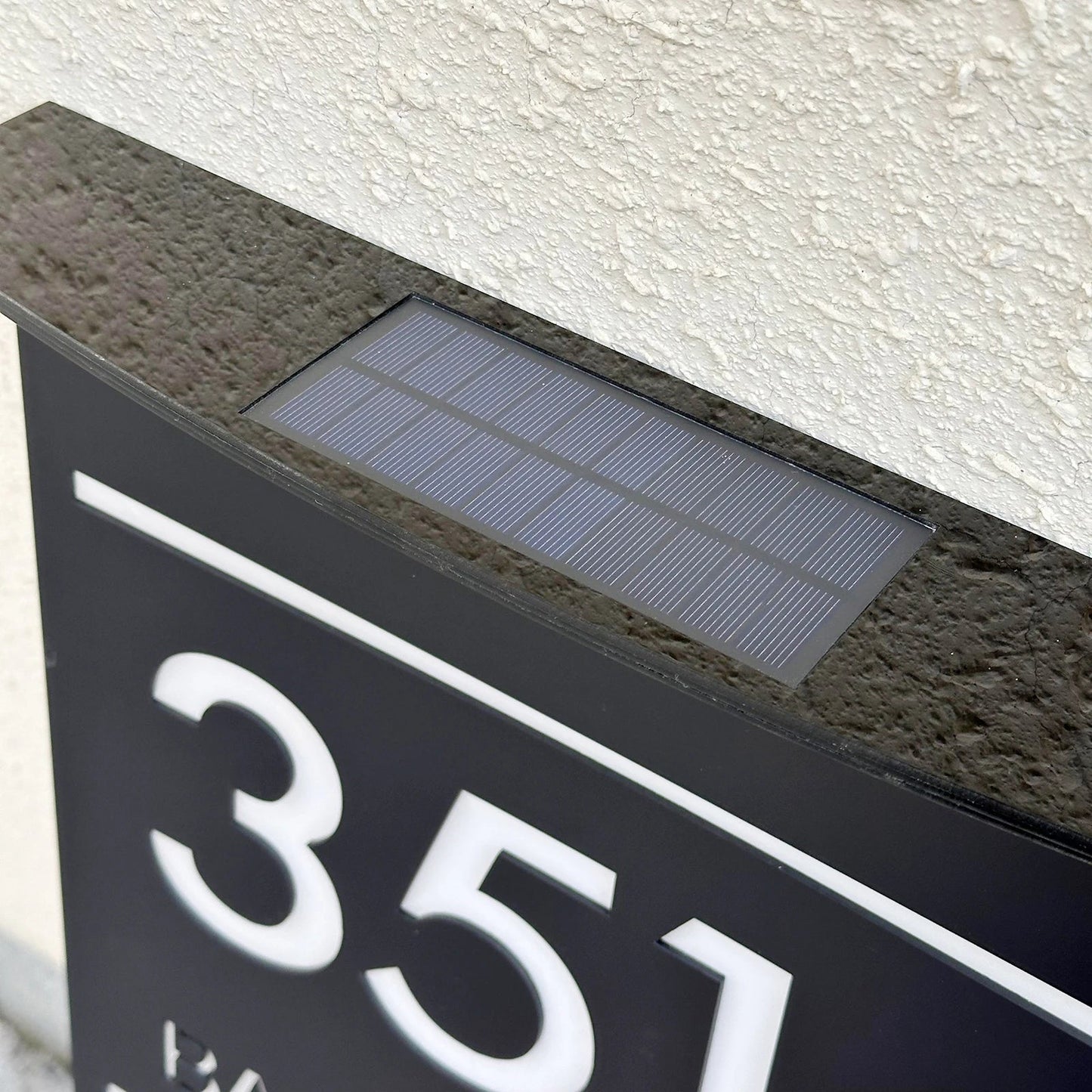 Personalized Exterior Solar House Sign Acrylic LED Night House Number Plaque Outdoor Family Address Sign Street Solar Sign - Amiko Decor
